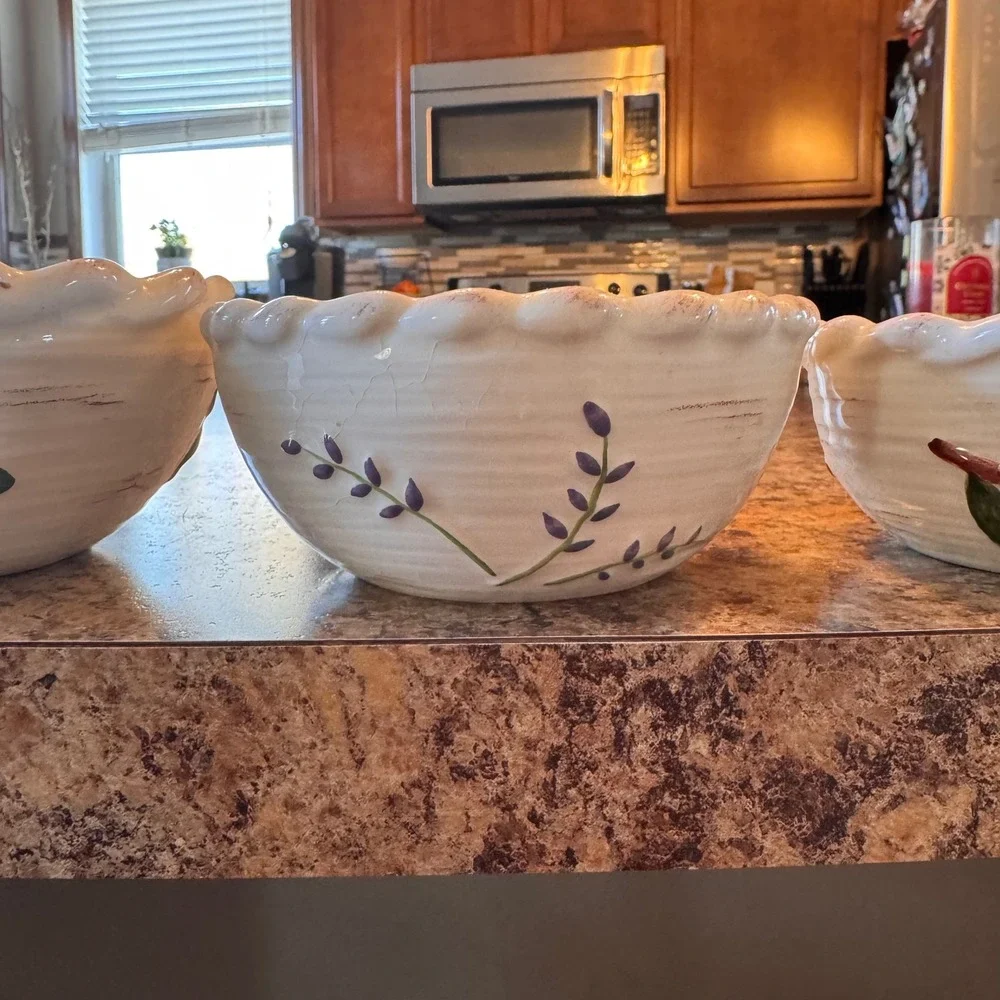 Set of 4 Ceramic Nesting Mixing Bowls Tuscan French Floral Design Scalloped Edge